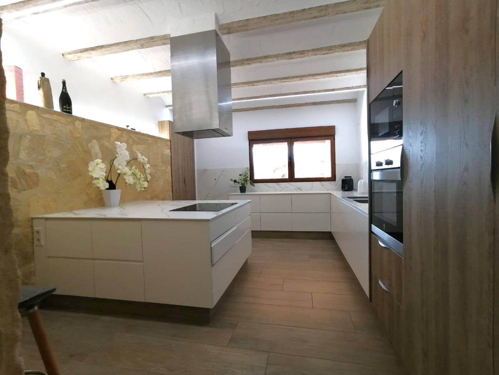 4 bedroom Villa for sale in Palomar with pool garage - € 900,000 (Ref: 9865765)