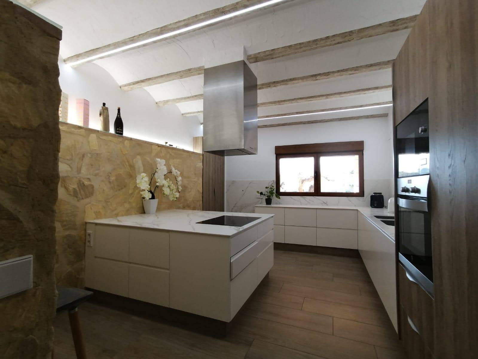 4 bedroom Villa for sale in Palomar with pool garage - € 900,000 (Ref: 9865765)