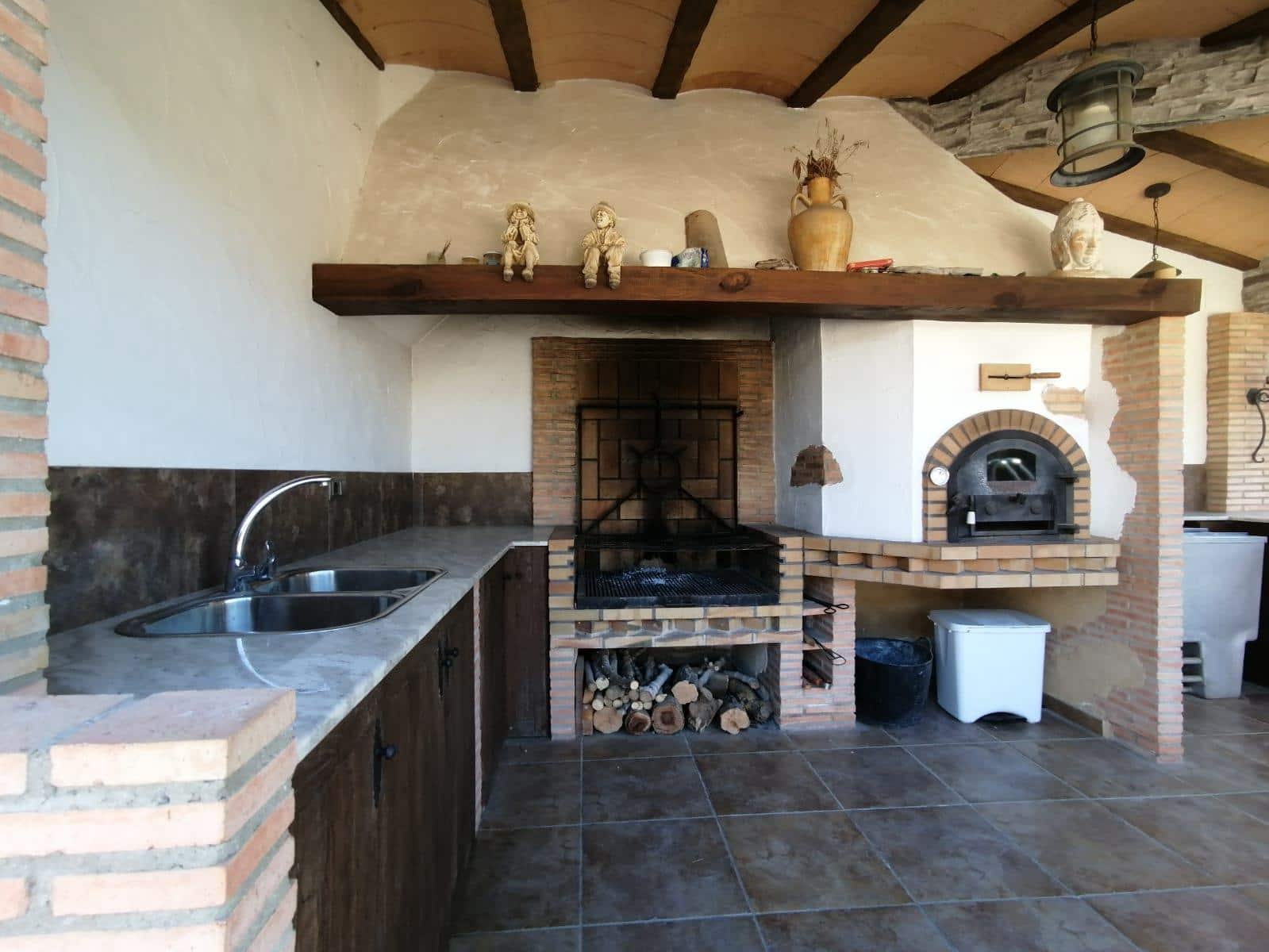 4 bedroom Villa for sale in Palomar with pool garage - € 900,000 (Ref: 9865765)