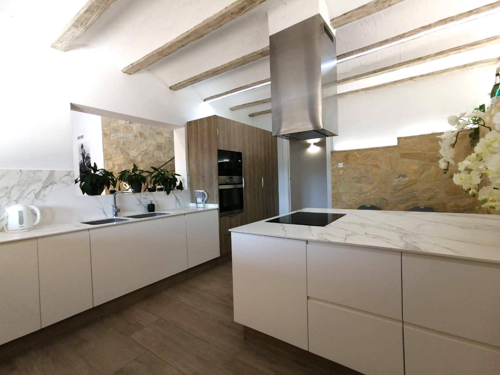 4 bedroom Villa for sale in Palomar with pool garage - € 900,000 (Ref: 9865765)