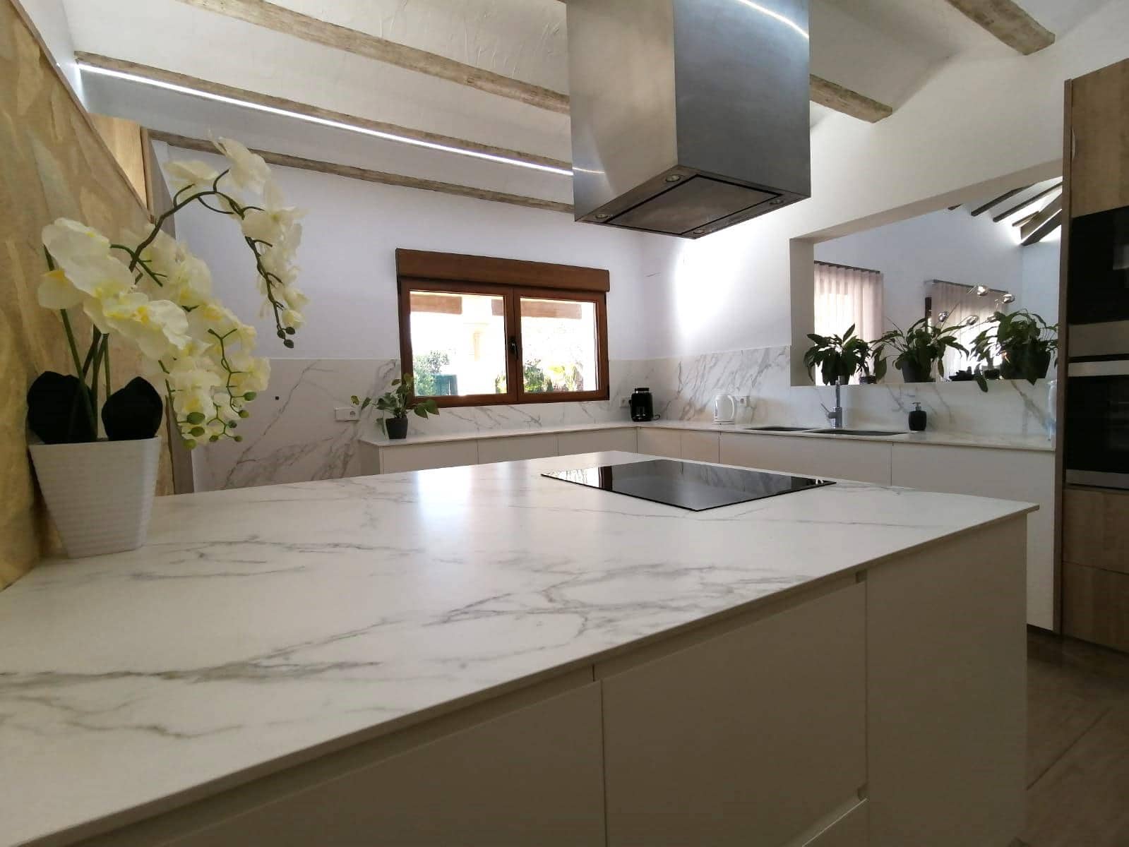 4 bedroom Villa for sale in Palomar with pool garage - € 900,000 (Ref: 9865765)