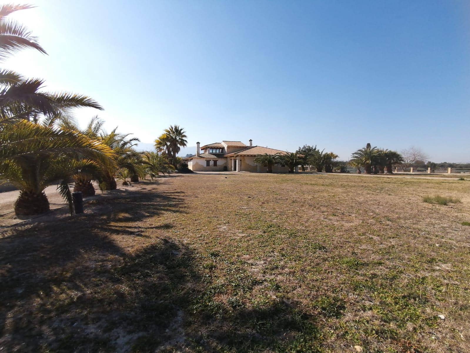 4 bedroom Villa for sale in Palomar with pool garage - € 900,000 (Ref: 9865765)