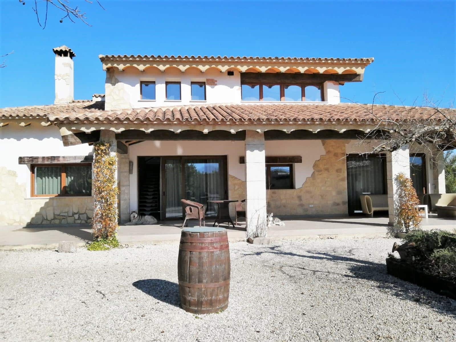 4 bedroom Villa for sale in Palomar with pool garage - € 900,000 (Ref: 9865765)