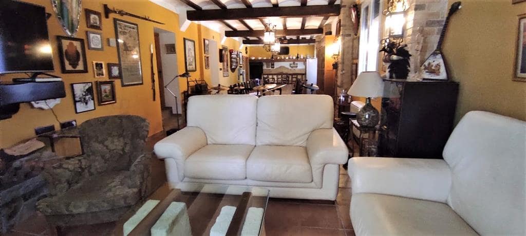 9 bedroom Villa for sale in Muro de Alcoy with pool garage - € 975,000 (Ref: 9865766)