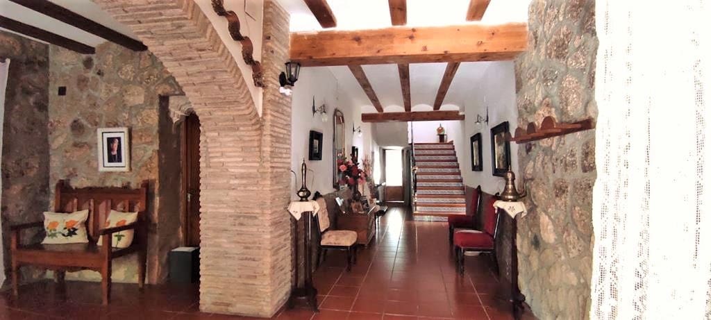 10 bedroom Villa for sale in Muro de Alcoy with garage - € 530,000 (Ref: 9865777)