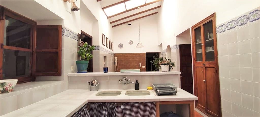 10 bedroom Villa for sale in Muro de Alcoy with garage - € 530,000 (Ref: 9865777)
