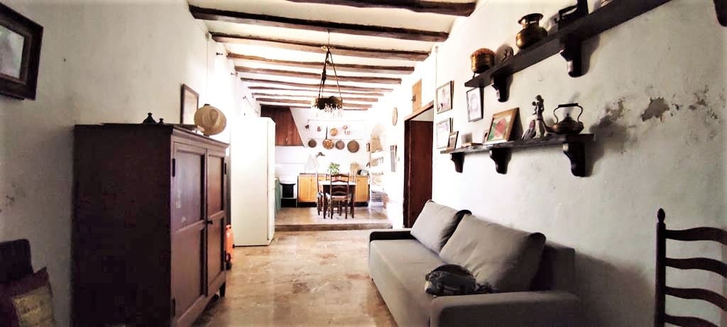 10 bedroom Villa for sale in Muro de Alcoy with garage - € 530,000 (Ref: 9865777)
