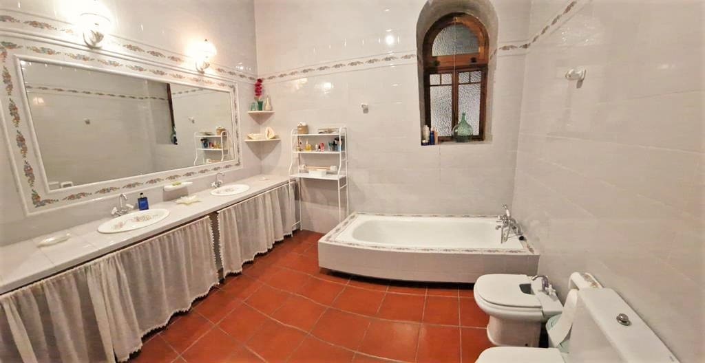 10 bedroom Villa for sale in Muro de Alcoy with garage - € 530,000 (Ref: 9865777)