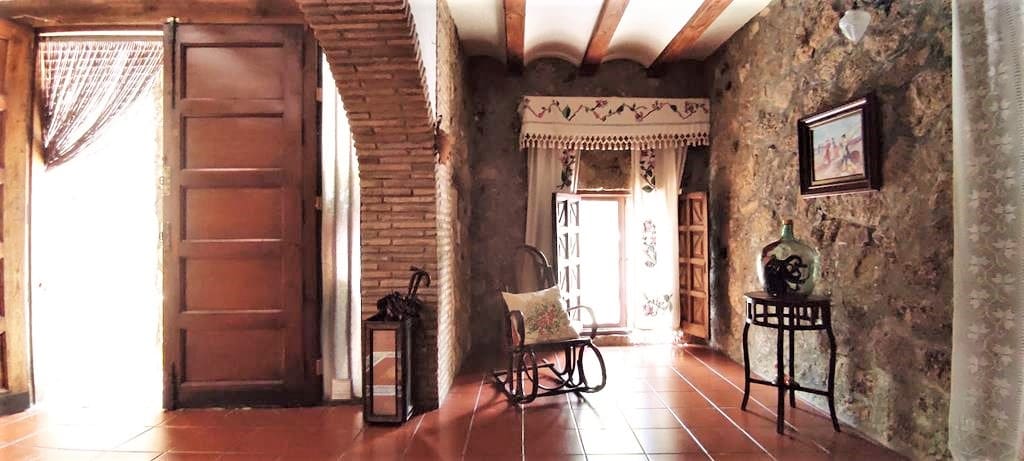 10 bedroom Villa for sale in Muro de Alcoy with garage - € 530,000 (Ref: 9865777)