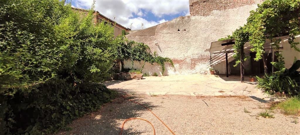 10 bedroom Villa for sale in Muro de Alcoy with garage - € 530,000 (Ref: 9865777)