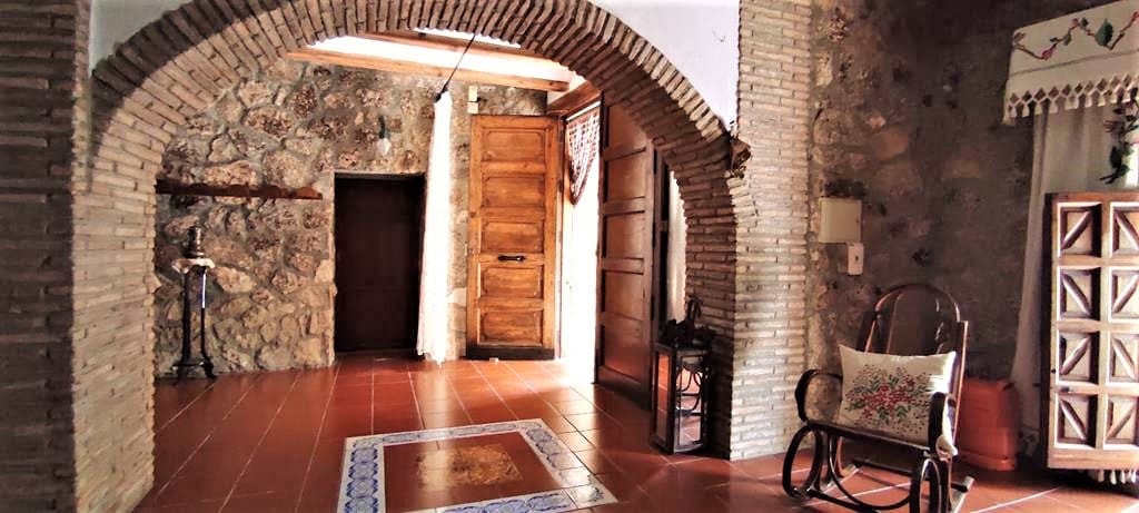 10 bedroom Villa for sale in Muro de Alcoy with garage - € 530,000 (Ref: 9865777)
