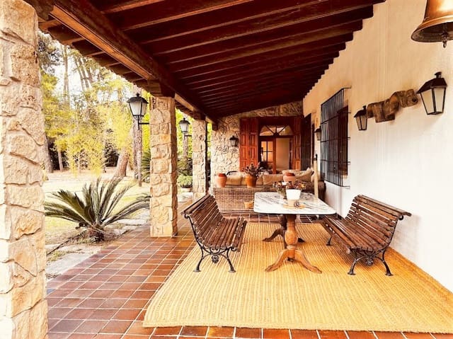 7 Zimmer Finca/Landgut zu verkaufen in Atzeneta d'Albaida mit Pool Garage - 480.000 € (Ref: 9865778)