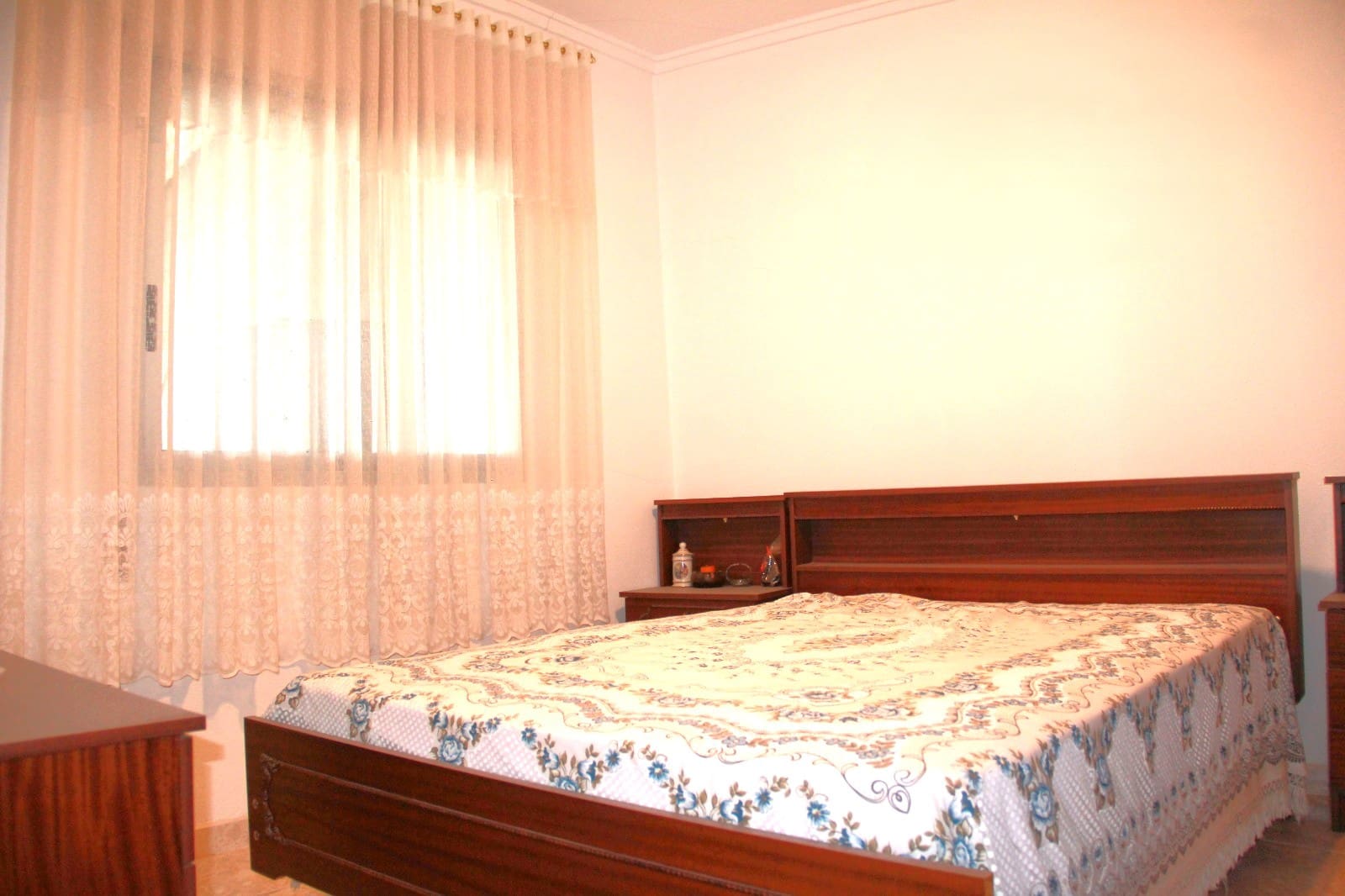 6 bedroom Townhouse for sale in Quatretondeta - € 79,000 (Ref: 9872513)