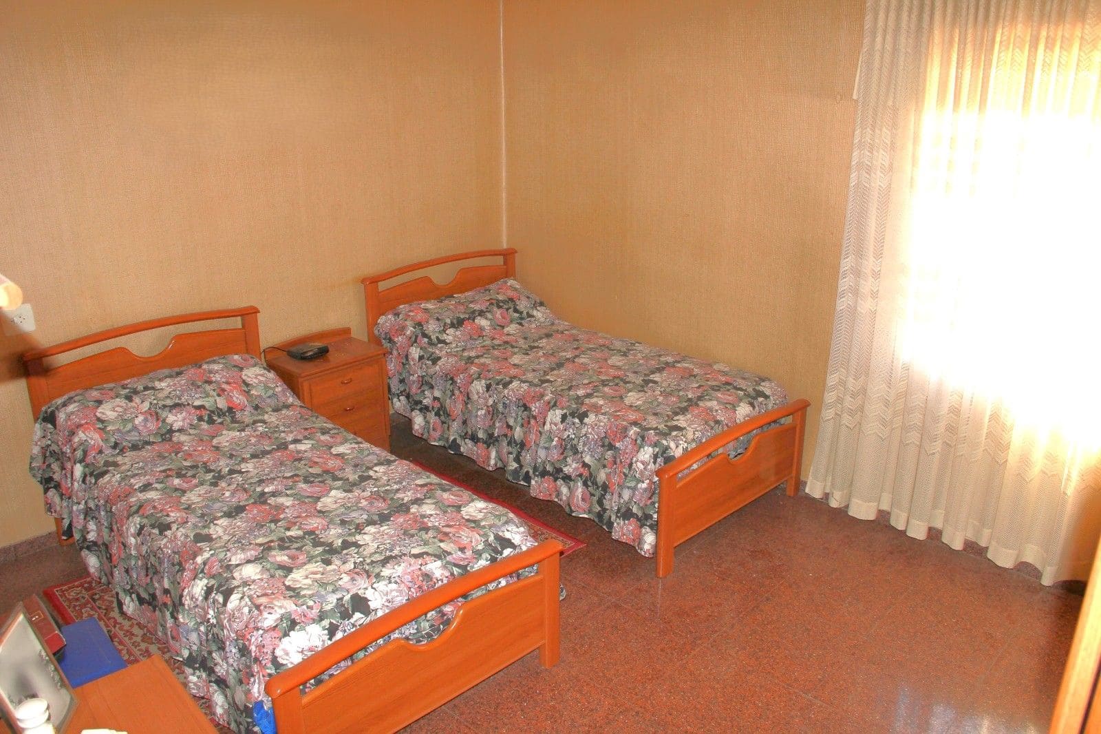 6 bedroom Townhouse for sale in Quatretondeta - € 79,000 (Ref: 9872513)