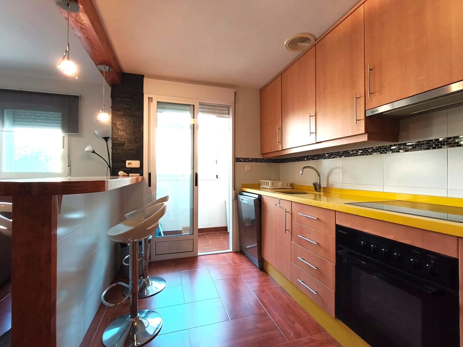 3 bedroom Flat for sale in Muro de Alcoy with pool garage - € 125,000 (Ref: 9876827)