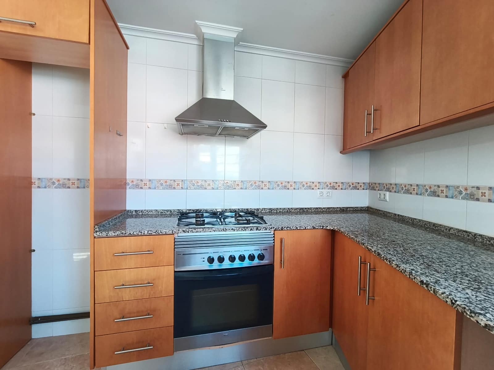 2 sypialnia Dom szeregowy do wynajęcia w Cocentaina z garażem - 600 € (Ref: 9882420)