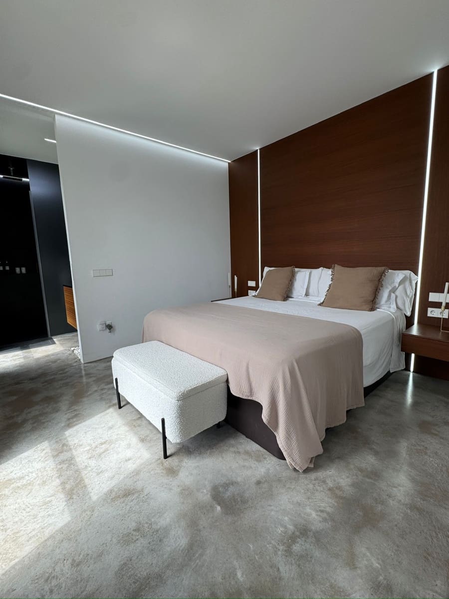 5 slaapkamer Villa te koop in Alicante stad met zwembad garage - € 2.250.000 (Ref: 9953055)