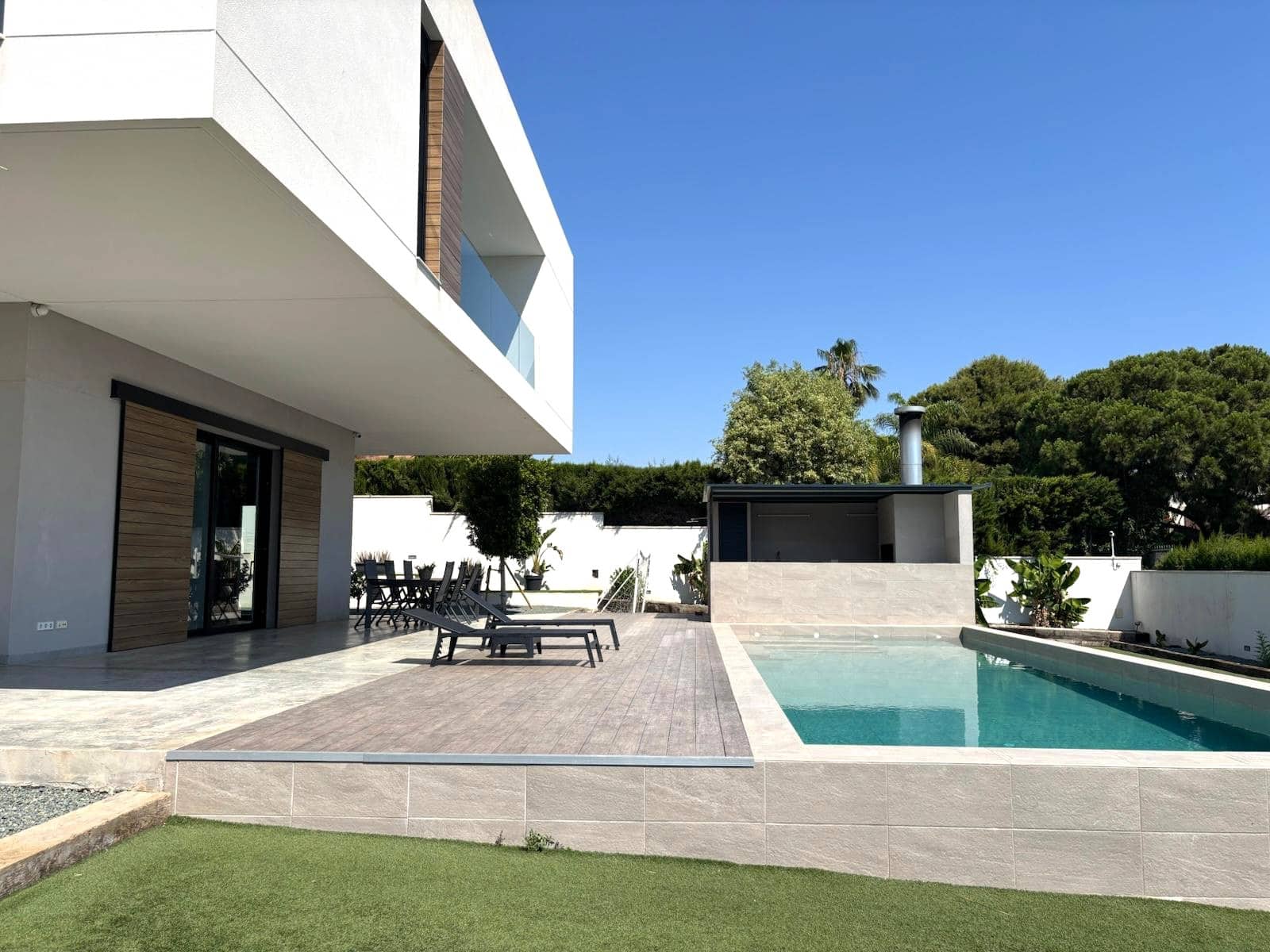 5 slaapkamer Villa te koop in Alicante stad met zwembad garage - € 2.250.000 (Ref: 9953055)