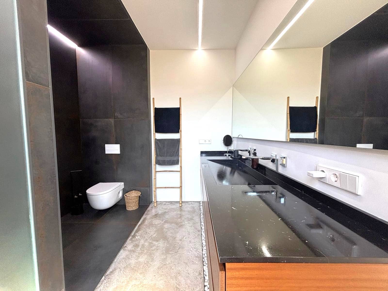 5 slaapkamer Villa te koop in Alicante stad met zwembad garage - € 2.250.000 (Ref: 9953055)