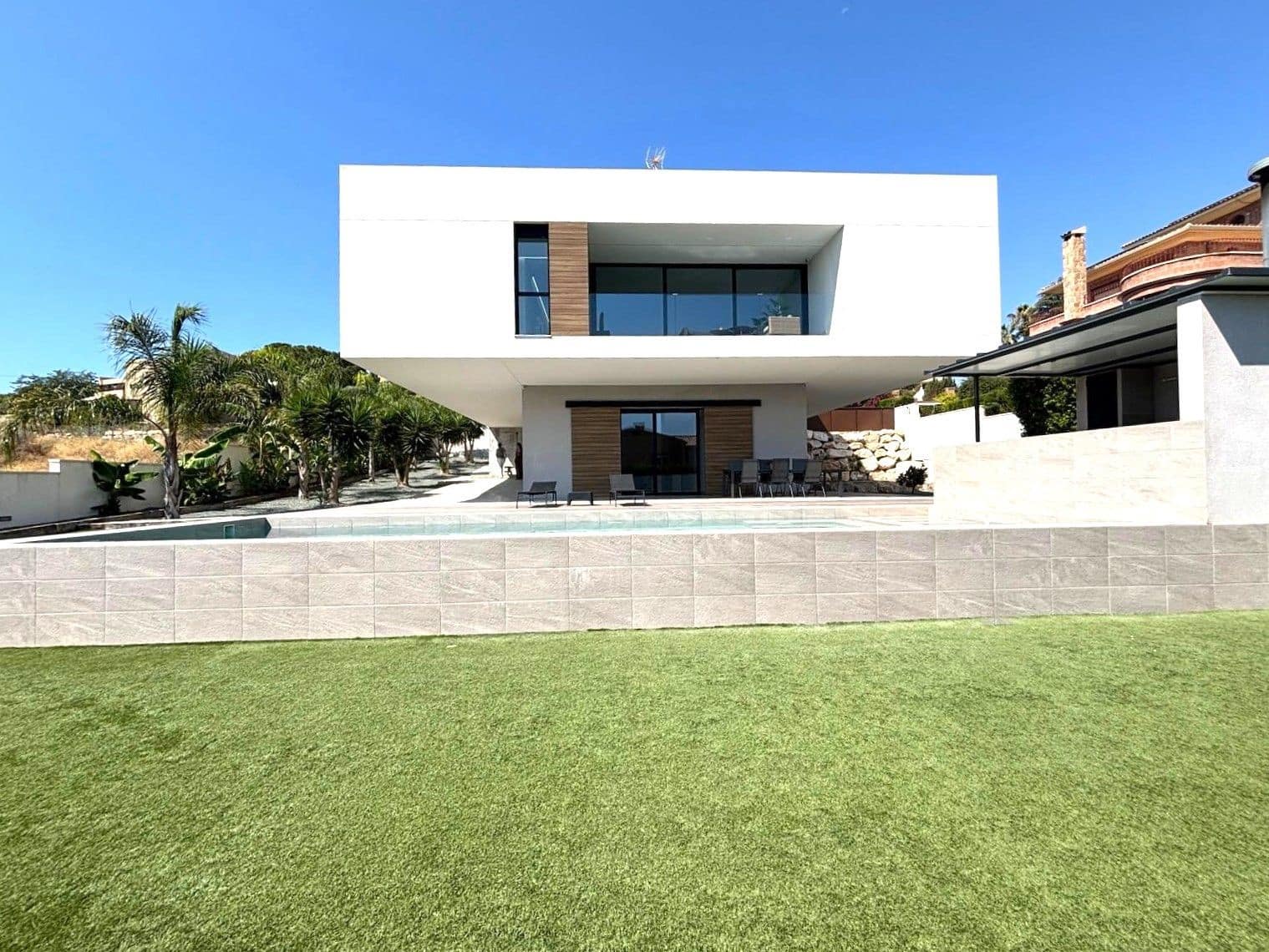 5 slaapkamer Villa te koop in Alicante stad met zwembad garage - € 2.250.000 (Ref: 9953055)