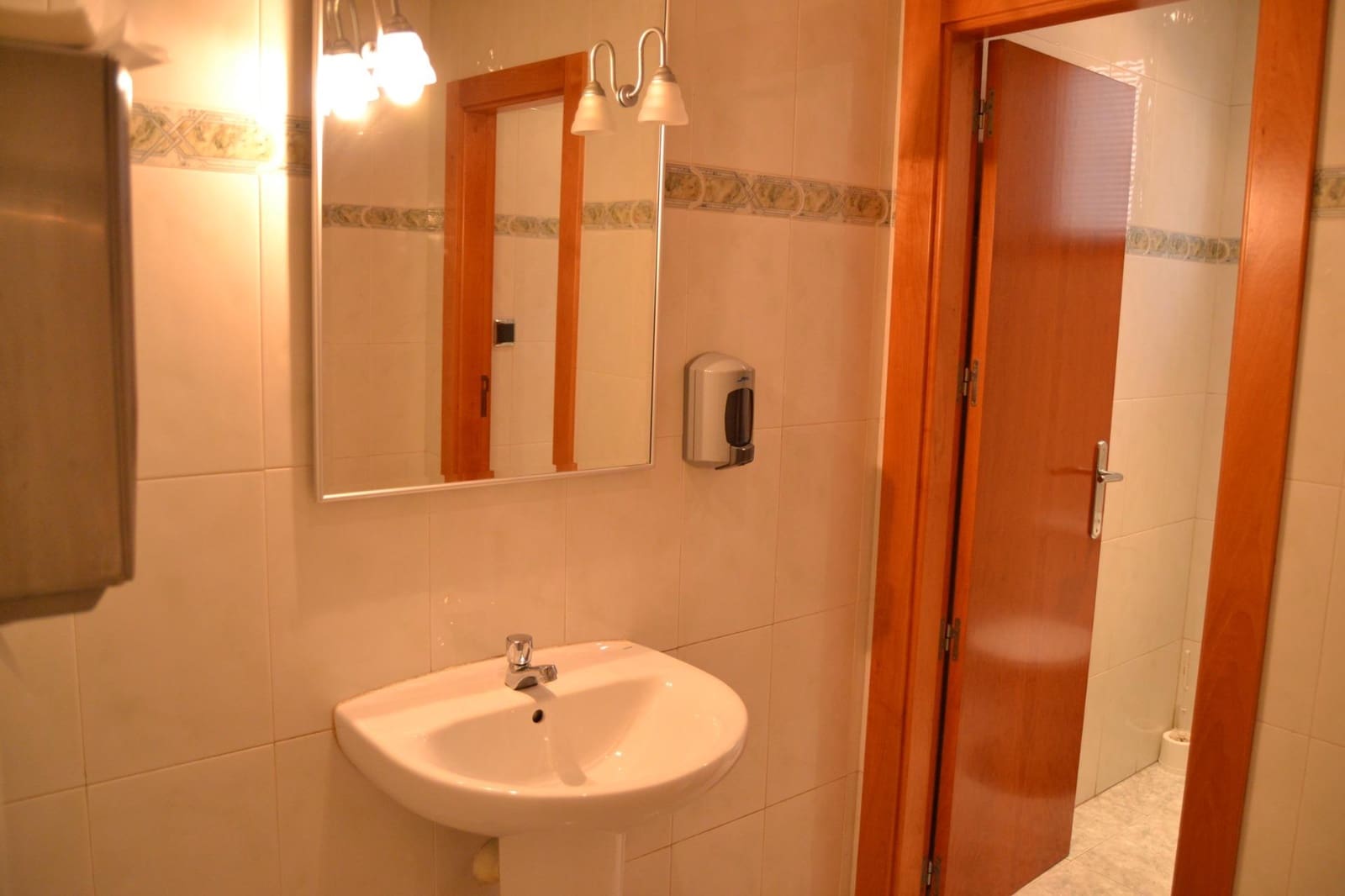 Kontor til leie i Elche / Elx - € 300 (Ref: 9671010)