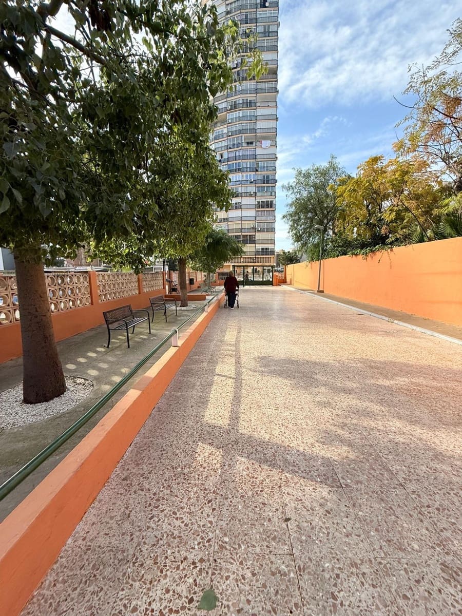 1 bedroom Studio for sale in Benidorm with pool - € 157,500 (Ref: 9671011)