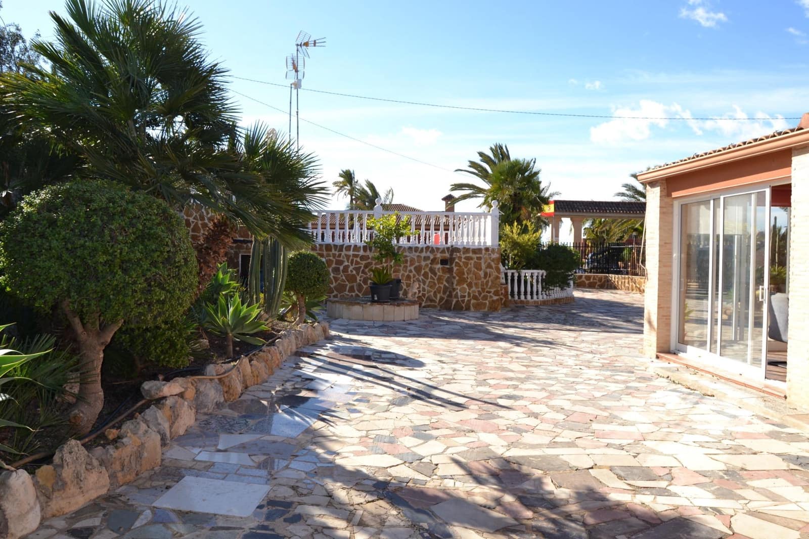 3 slaapkamer Villa te koop in Elche / Elx met zwembad garage - € 339.000 (Ref: 9671012)