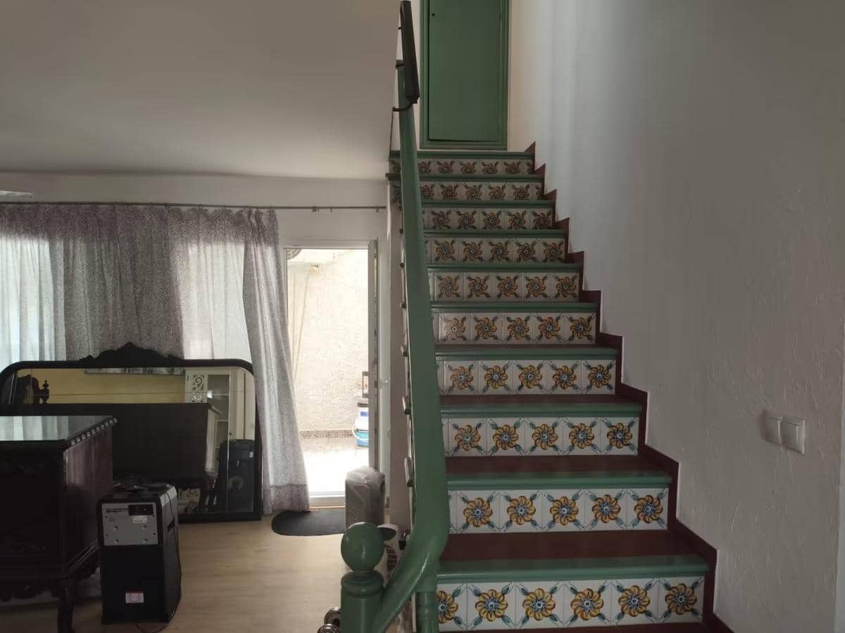 7 makuuhuone Huvila myytävänä paikassa Perleta mukana uima-altaan 
autotalli - 415 000 € (Ref: 9671013)