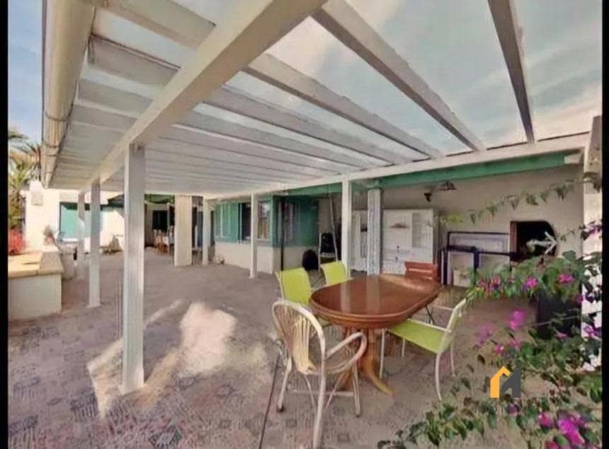 7 makuuhuone Huvila myytävänä paikassa Perleta mukana uima-altaan 
autotalli - 415 000 € (Ref: 9671013)