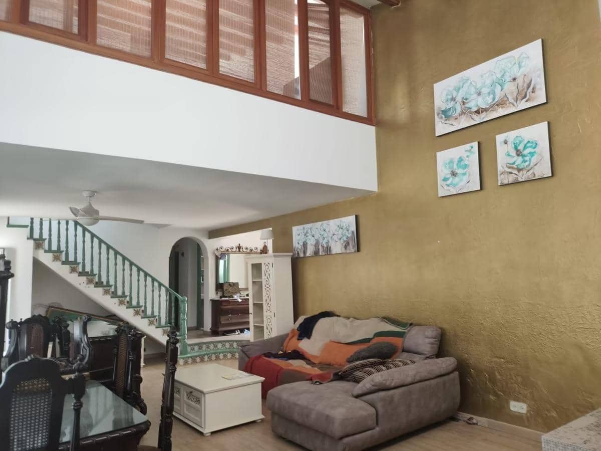 7 makuuhuone Huvila myytävänä paikassa Perleta mukana uima-altaan 
autotalli - 415 000 € (Ref: 9671013)