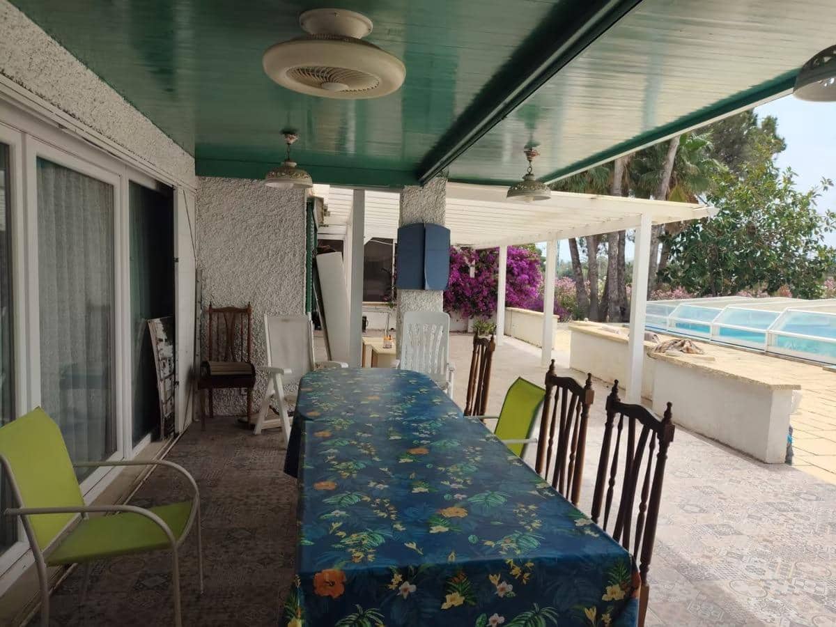 7 makuuhuone Huvila myytävänä paikassa Perleta mukana uima-altaan 
autotalli - 415 000 € (Ref: 9671013)