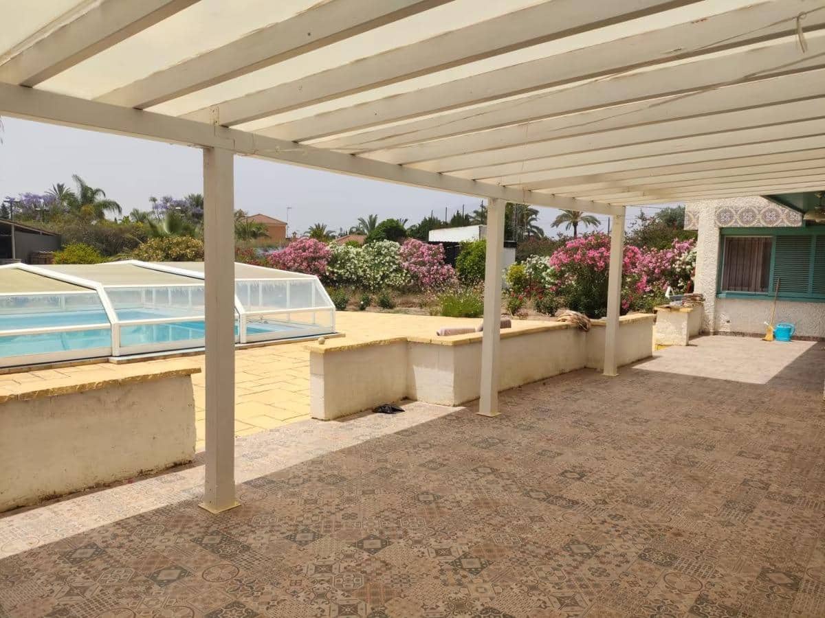 7 makuuhuone Huvila myytävänä paikassa Perleta mukana uima-altaan 
autotalli - 415 000 € (Ref: 9671013)