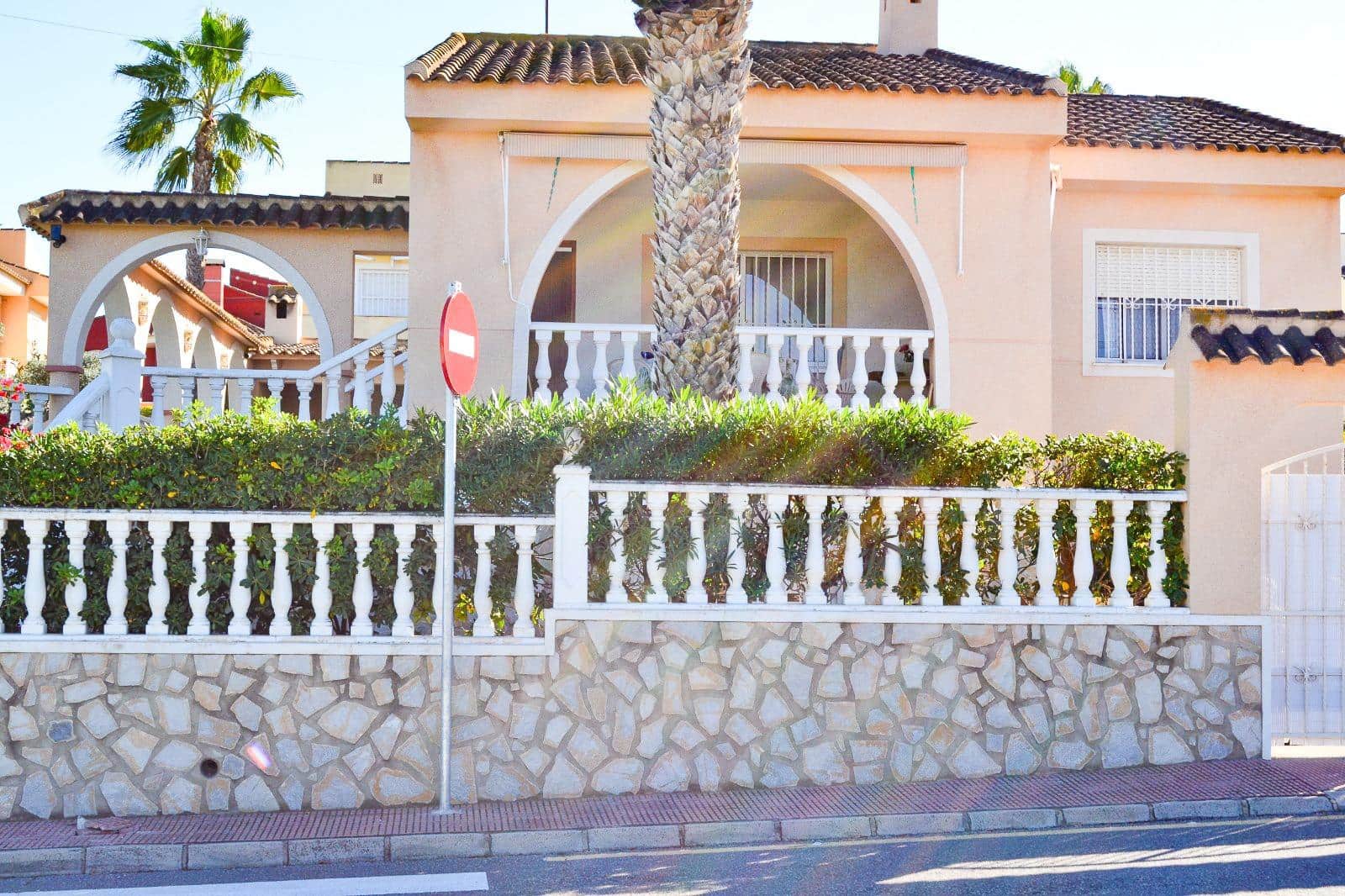 4 bedroom Villa for sale in Rojales with pool garage - € 380,000 (Ref: 9671015)