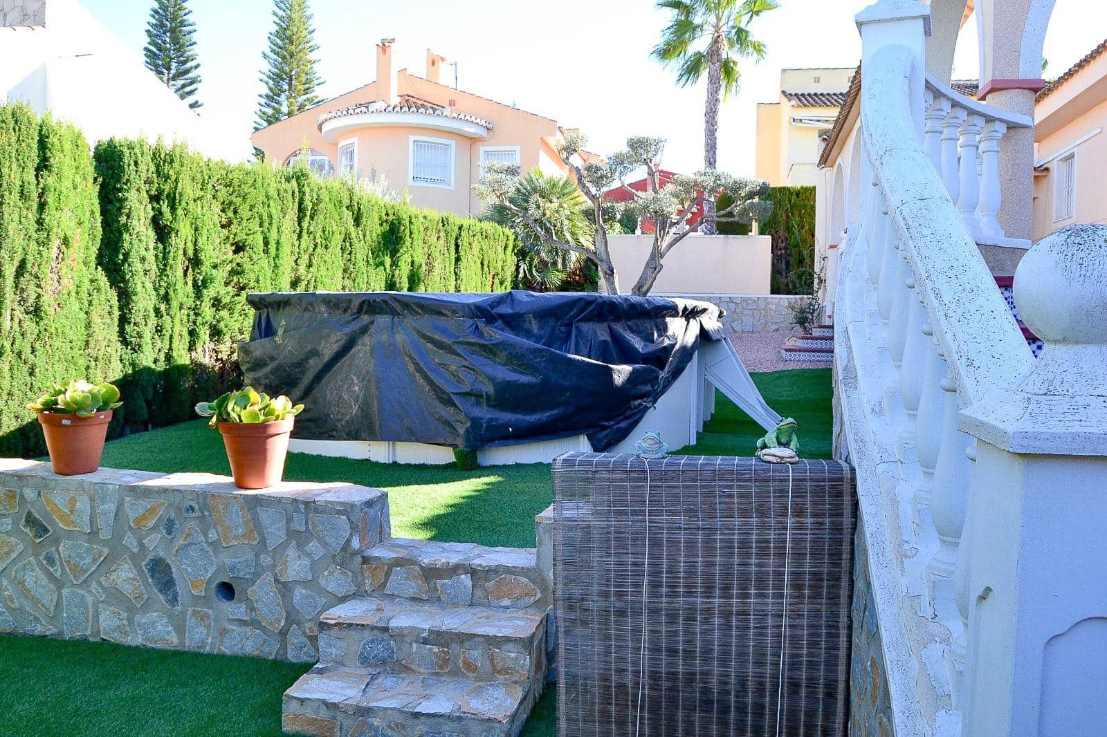 4 bedroom Villa for sale in Rojales with pool garage - € 380,000 (Ref: 9671015)