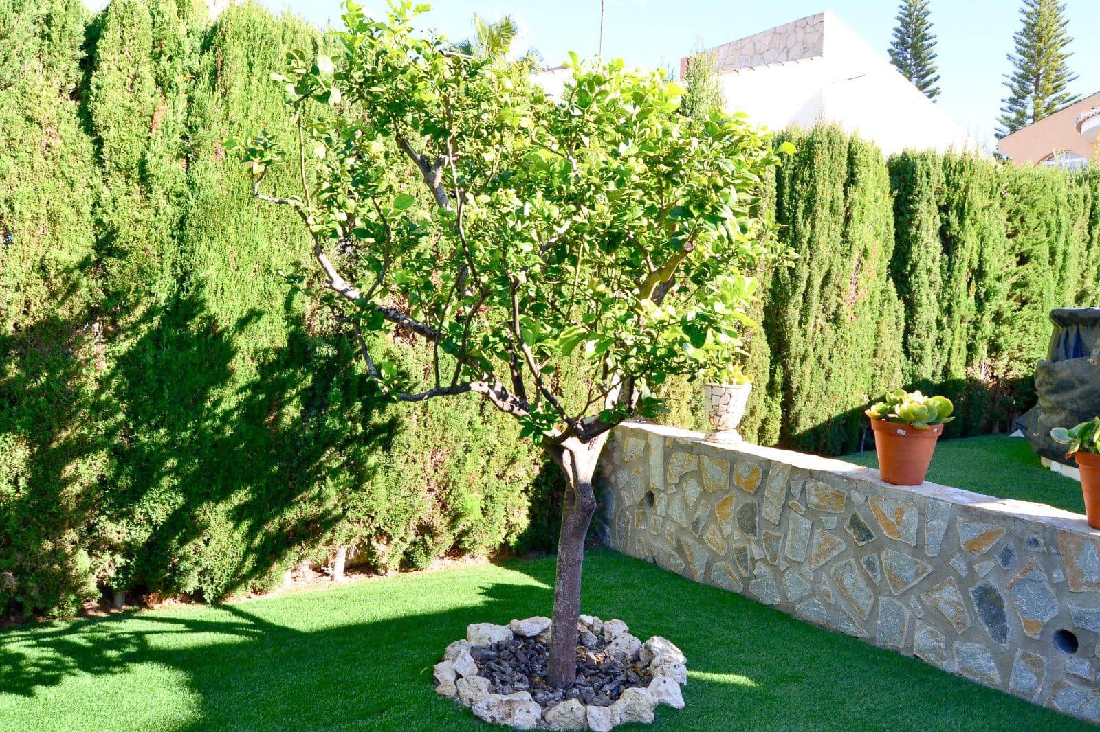 4 bedroom Villa for sale in Rojales with pool garage - € 380,000 (Ref: 9671015)