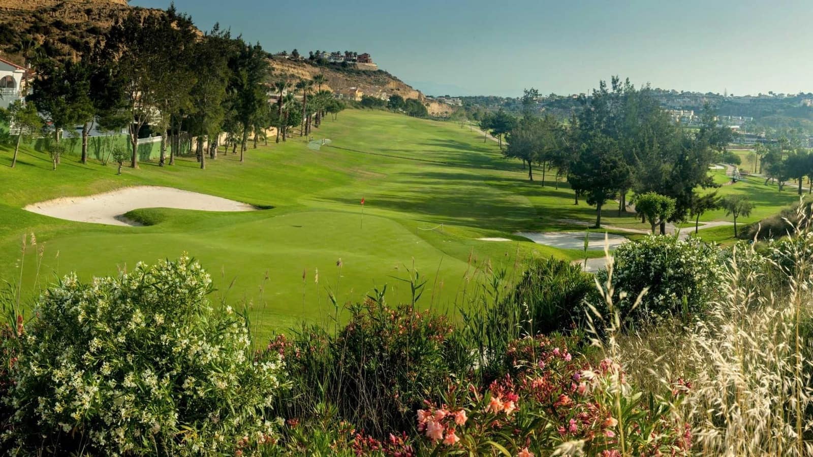 4 bedroom Villa for sale in Rojales with pool garage - € 380,000 (Ref: 9671015)