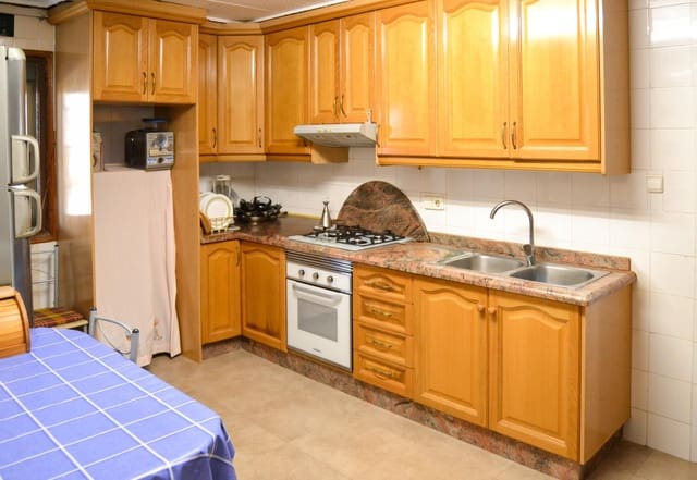 4 bedroom Villa for sale in San Fulgencio with garage - € 325,000 (Ref: 9671016)