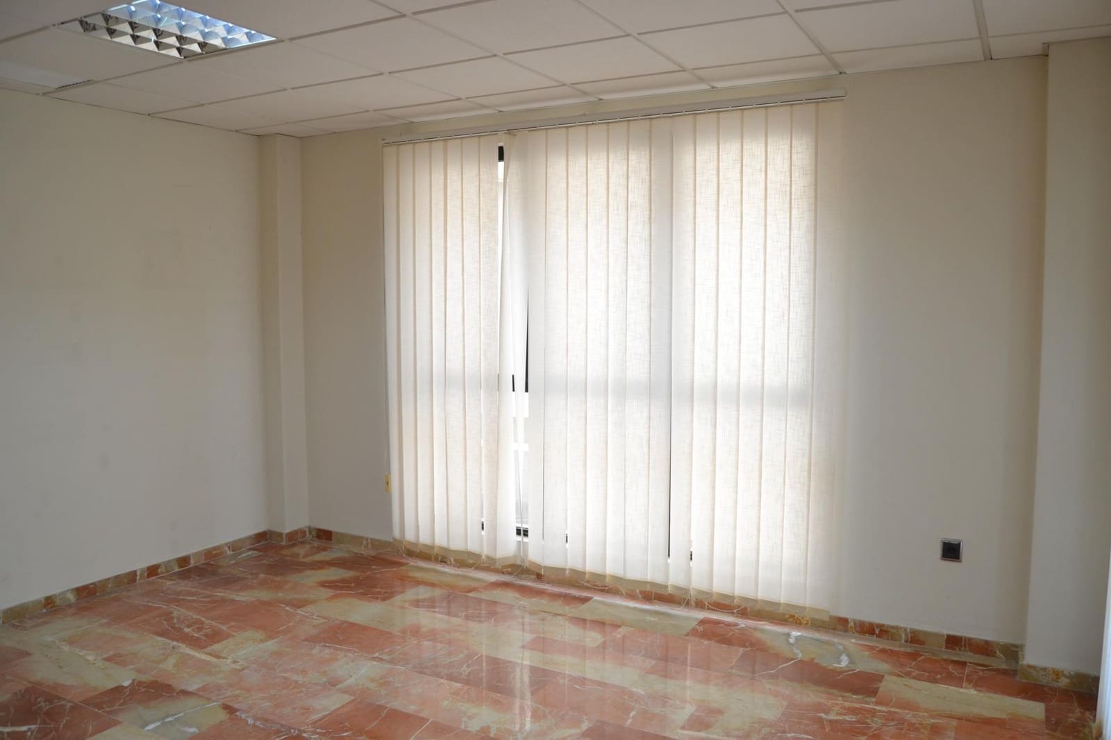 1 soveværelse Kontor til leje i Elche / Elx - € 1.500 (Ref: 9671019)