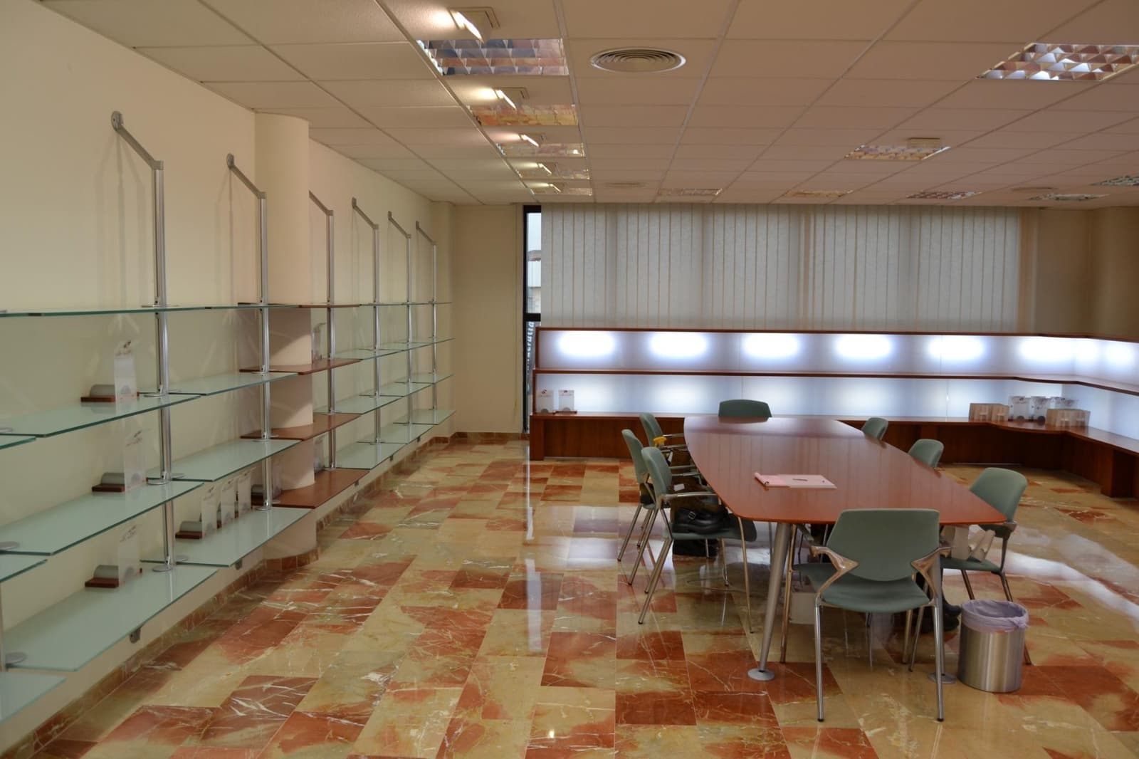 1 soveværelse Kontor til leje i Elche / Elx - € 1.500 (Ref: 9671019)