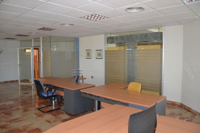 1 makuuhuone Toimisto vuokrattavana paikassa Elche / Elx - 1 500 € (Ref: 9671019)