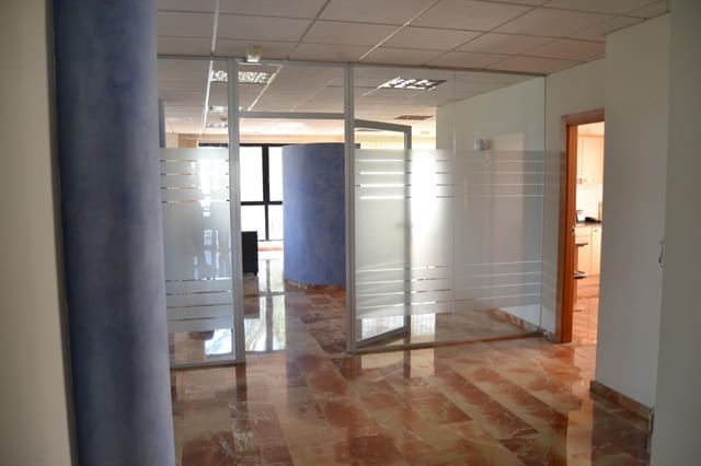 1 makuuhuone Toimisto vuokrattavana paikassa Elche / Elx - 1 500 € (Ref: 9671019)
