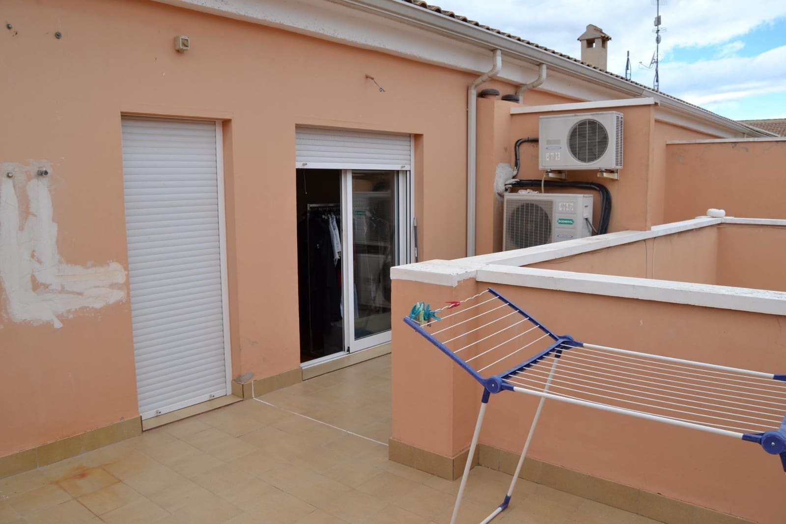 3 slaapkamer Rijtjeshuis te koop in Perleta met zwembad - € 299.000 (Ref: 9671022)