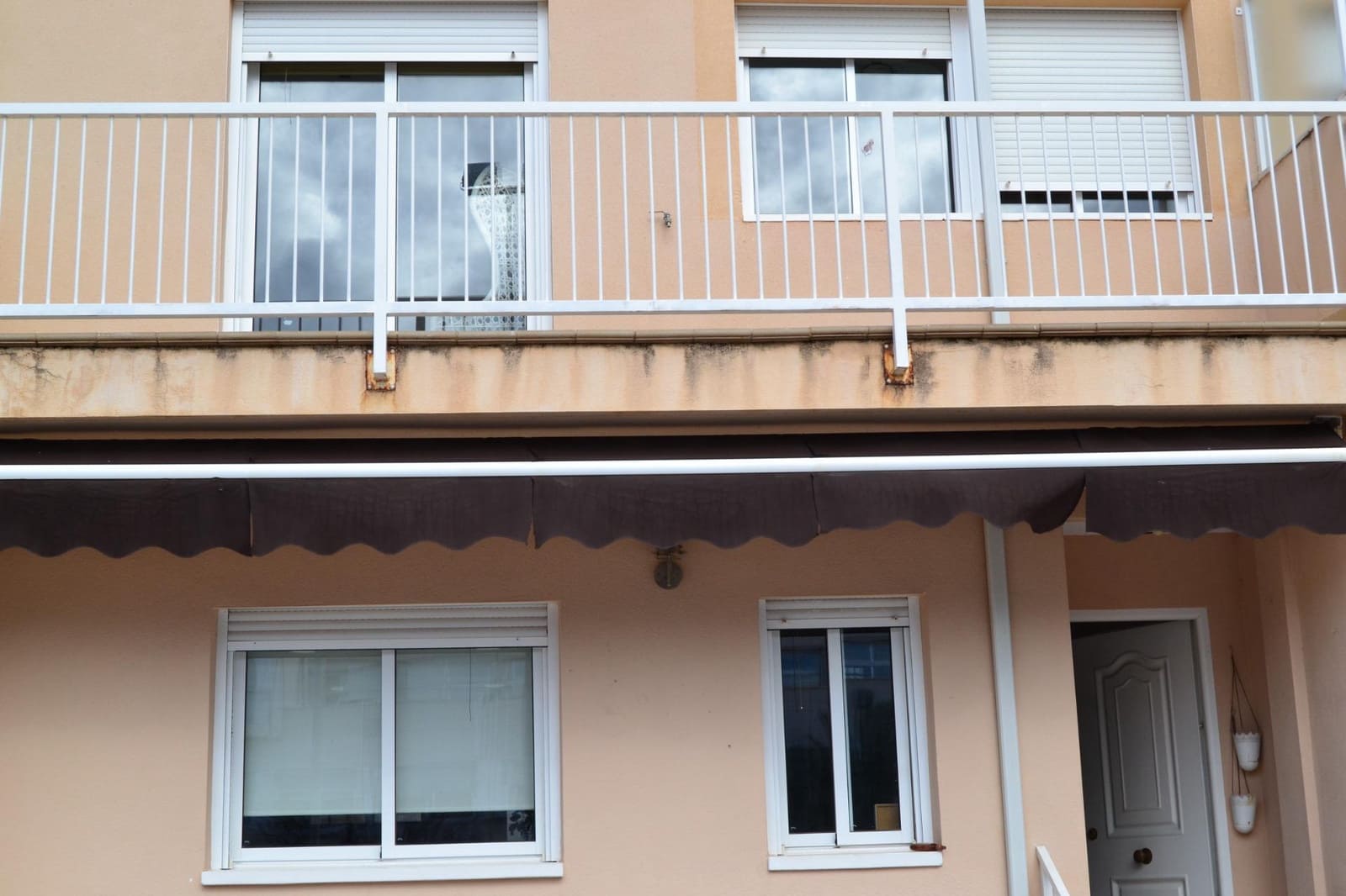 3 slaapkamer Rijtjeshuis te koop in Perleta met zwembad - € 299.000 (Ref: 9671022)