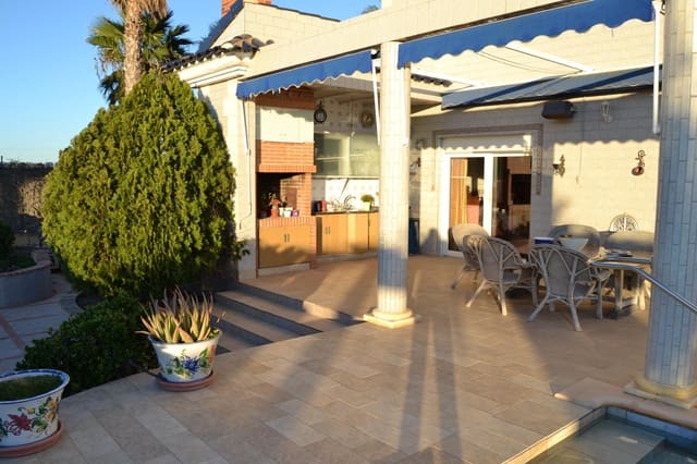 5 Zimmer Villa zu verkaufen in San Fulgencio mit Pool Garage - 700.000 € (Ref: 9671031)