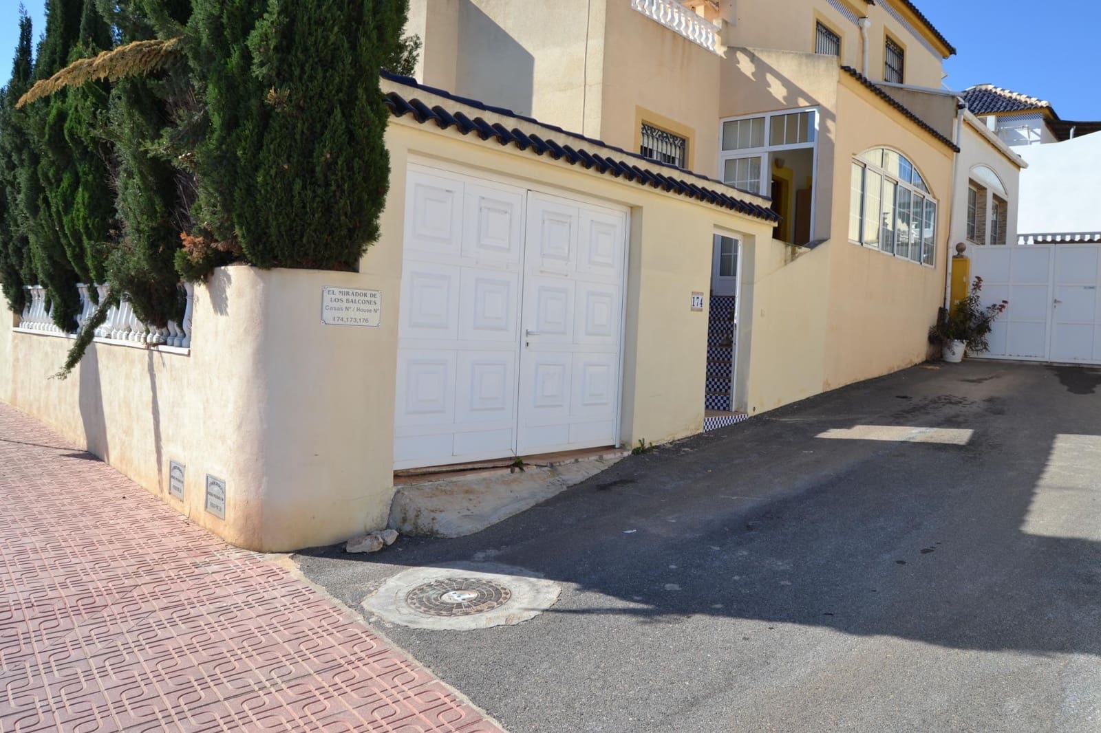 3 bedroom Bungalow for sale in Los Balcones with pool garage - € 220,000 (Ref: 9695306)