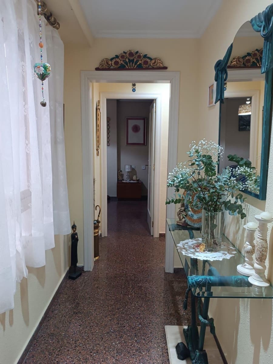 3 makuuhuone Asunto myytävänä paikassa Elche / Elx mukana 
autotalli - 160 000 € (Ref: 9711942)