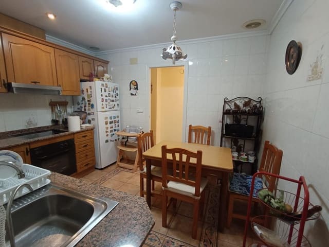 3 sovrum Lägenhet till salu i Elche / Elx med garage - 160 000 € (Ref: 9711942)