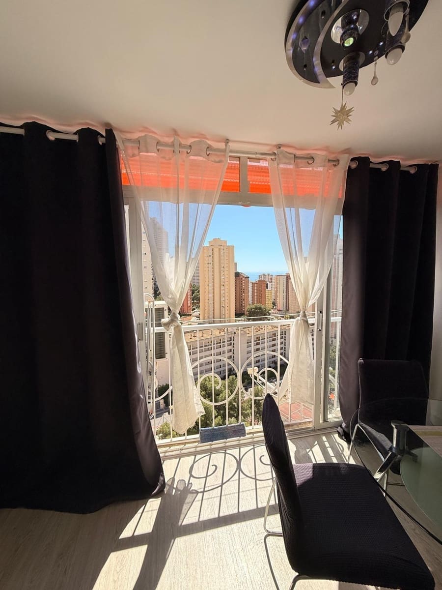 1 makuuhuone Asunto myytävänä paikassa Benidorm mukana uima-altaan 
autotalli - 279 000 € (Ref: 9791014)