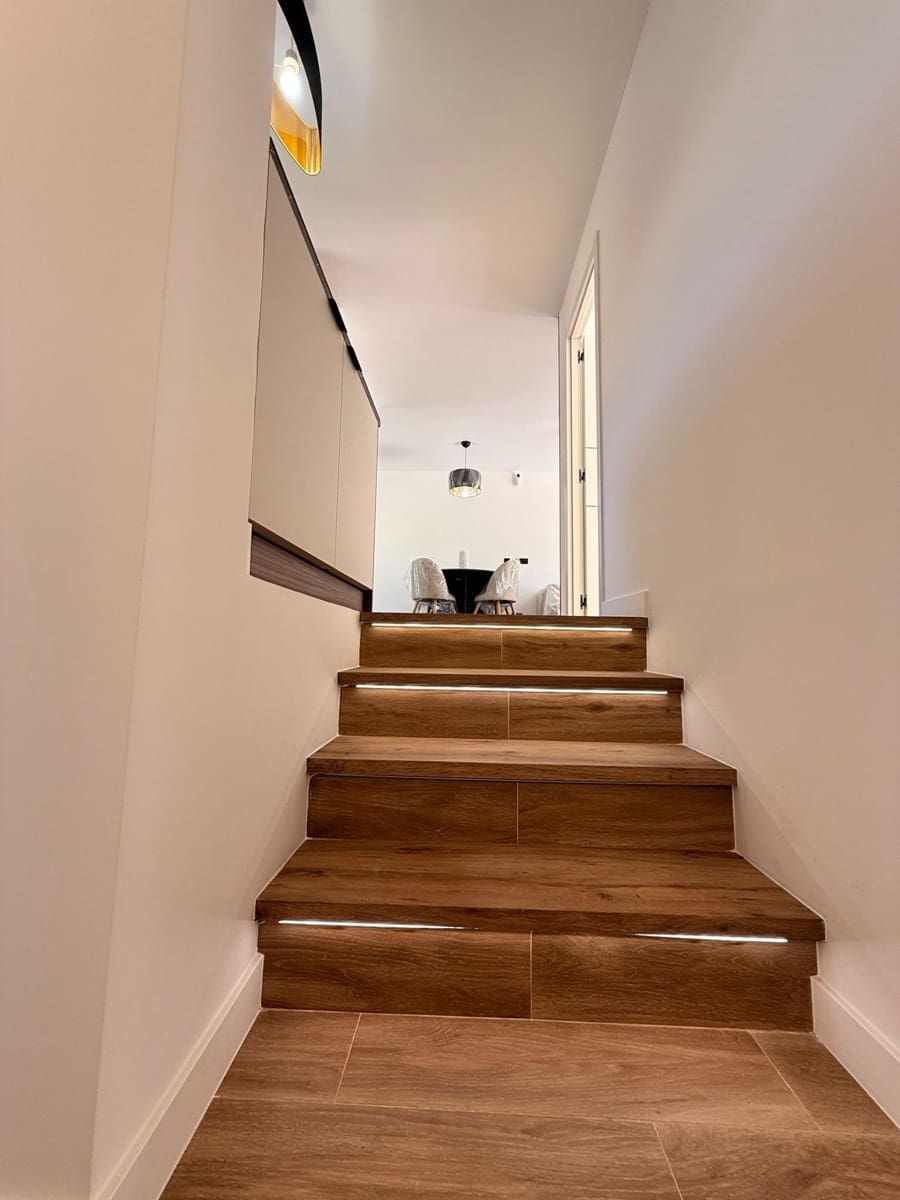 4 soveværelse Semi-Rækkehus til salg i La Nucia med swimmingpool garage - € 393.000 (Ref: 9791015)