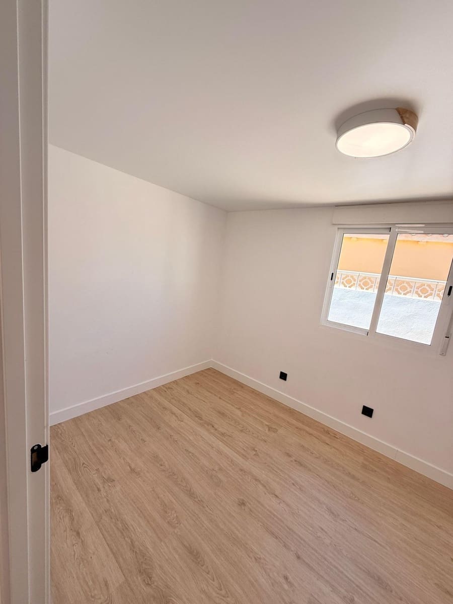 4 soveværelse Semi-Rækkehus til salg i La Nucia med swimmingpool garage - € 393.000 (Ref: 9791015)